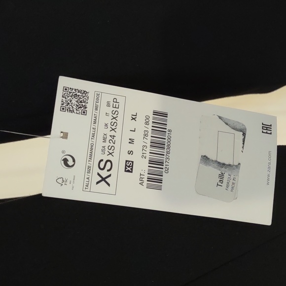 Tuxedo - Picture 2 of 6